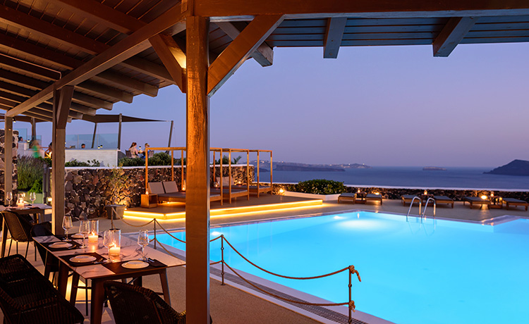 strogili-oia-santorini-greece-by-night